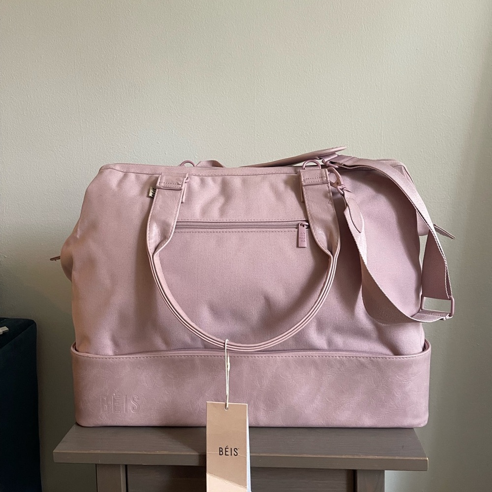 NWT Beis Large Weekender in Atlas Pink